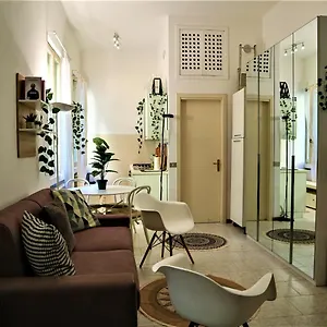 https://la-casa-delle-meraviglie-navigli-edition.italymilanhotels.net