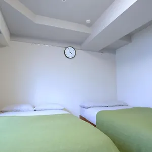  Apartment Shinjuku Retreat: Authentic Experience Near Higashi-shinjuku Station Japan